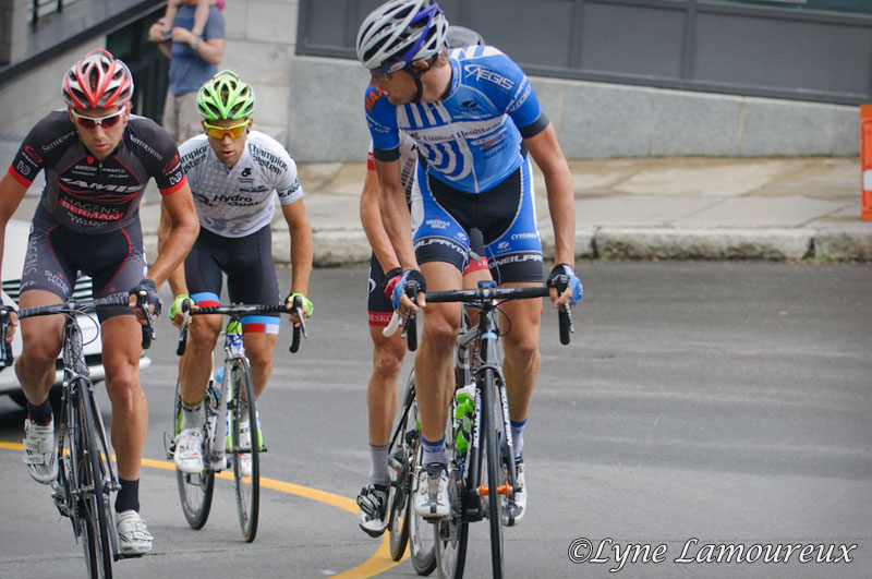 The break climds Cote de la Montagne