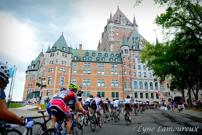 The field climbs in front of the Chateau Frontenac