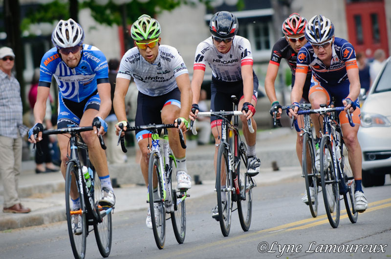 The five riders in the break continue to work well together