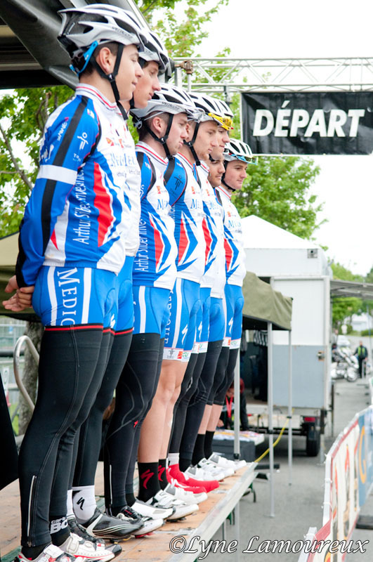 Team Medique is introduced at the start
