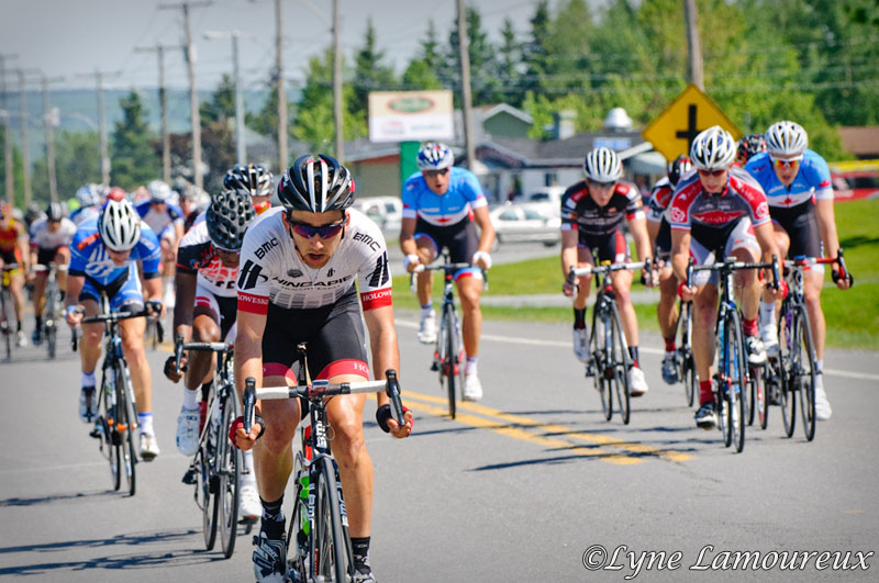 Joe Lewis (Hincapie) gets the first sprint