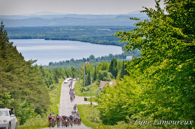 Field climbs on the second KOM