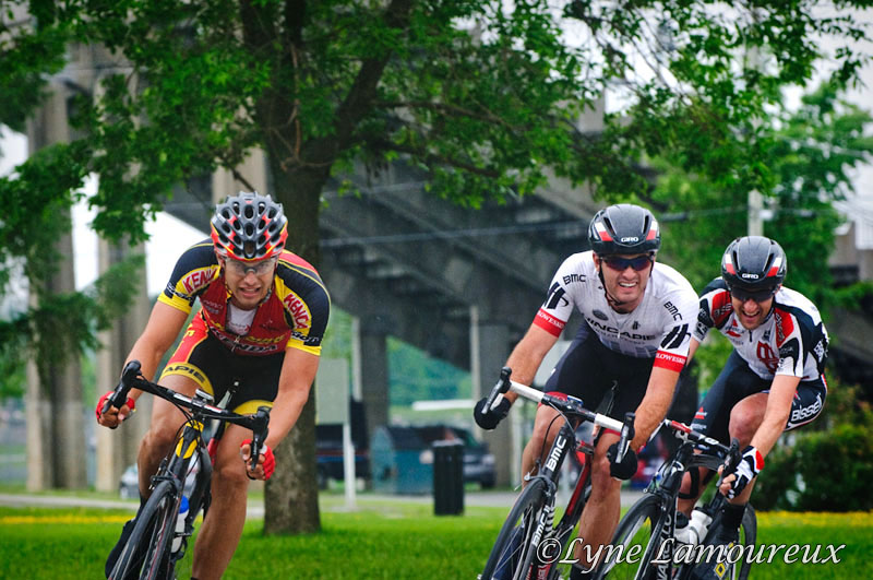 The break still has 30 seconds at they start their final lap