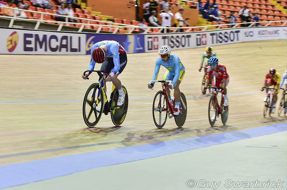 cali_trackwcup