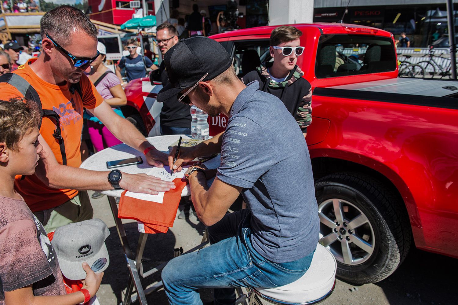 MTB World Champs Nino Schurter autograph session