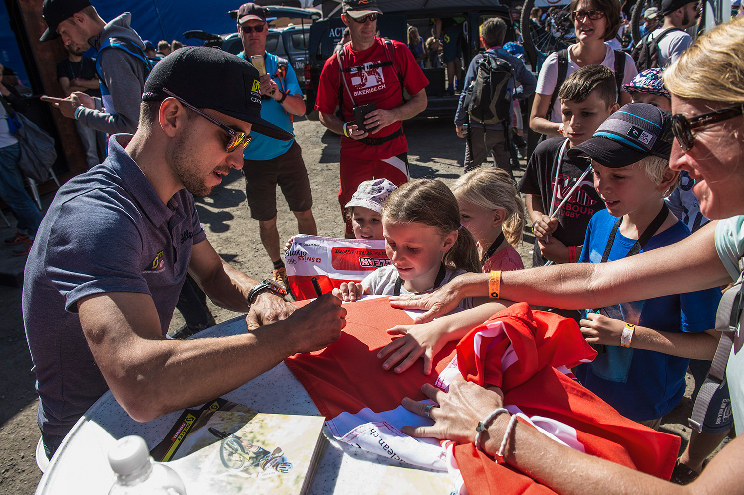 MTB World Champs Nino Schurter autograph session