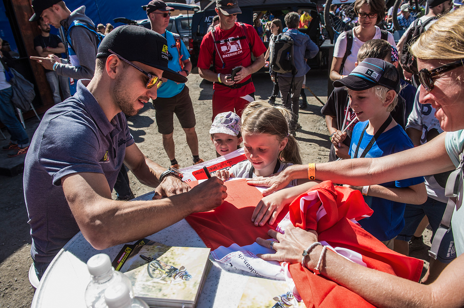 MTB World Champs Nino Schurter autograph session