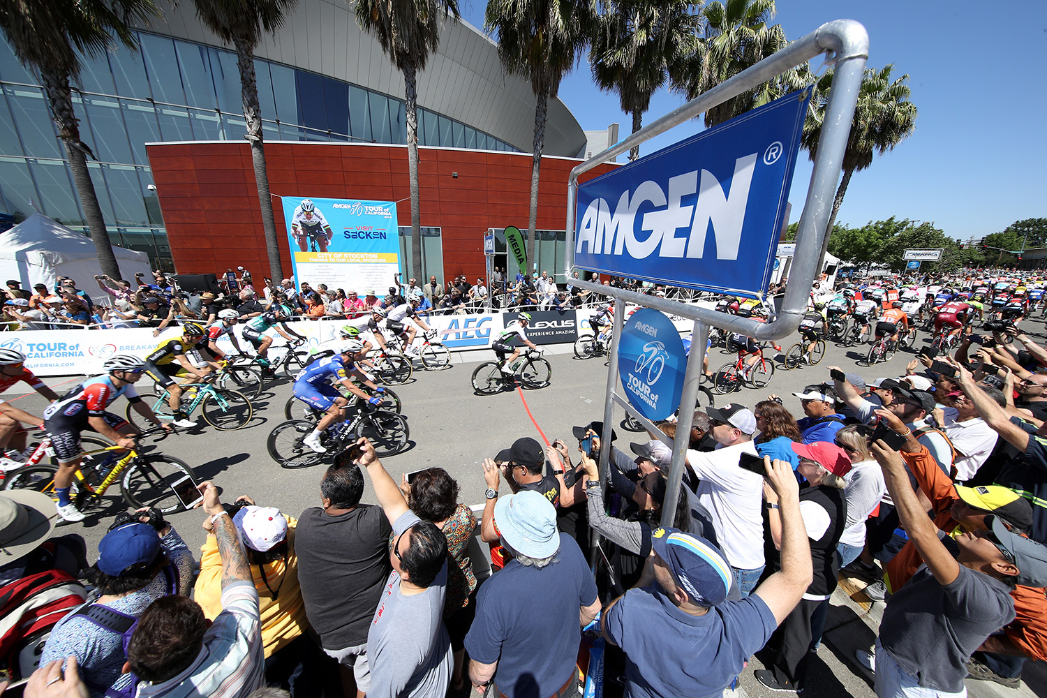 775137812CG00002_Cycling_13