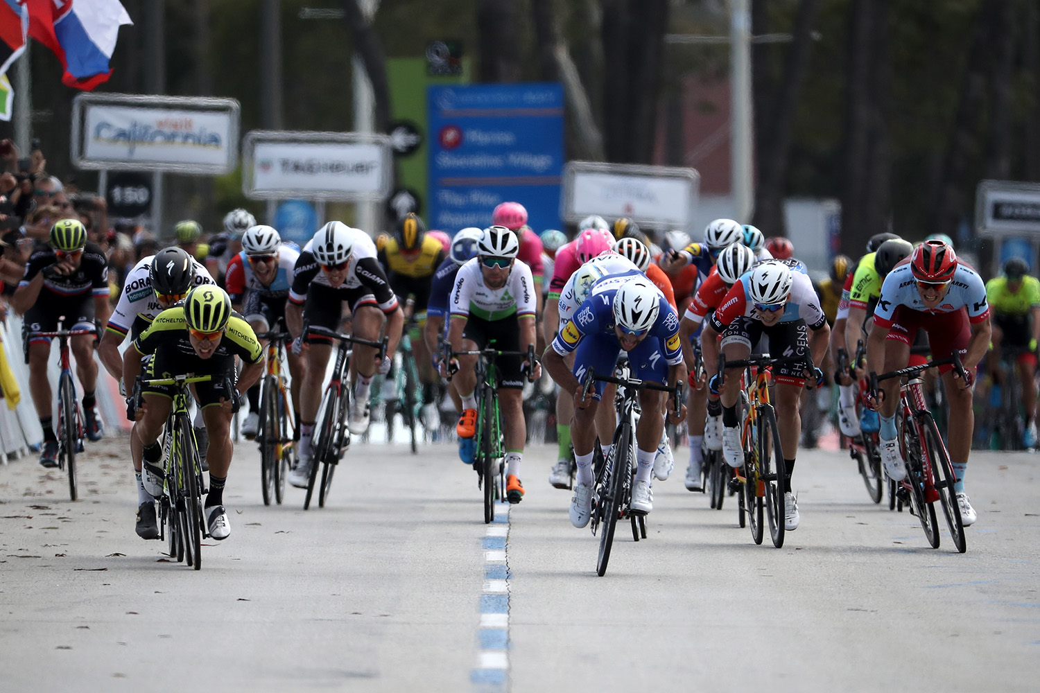775137806CG00001_Cycling_13