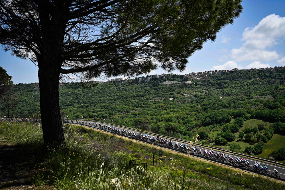Giro d'Italia 2022 , Stage 4 - Da Avola to Etna/Nicolosi (Rifugio Sapienza)