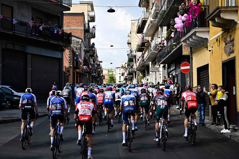 Giro d'Italia 2022 , Stage 4 - Da Avola to Etna/Nicolosi (Rifugio Sapienza)